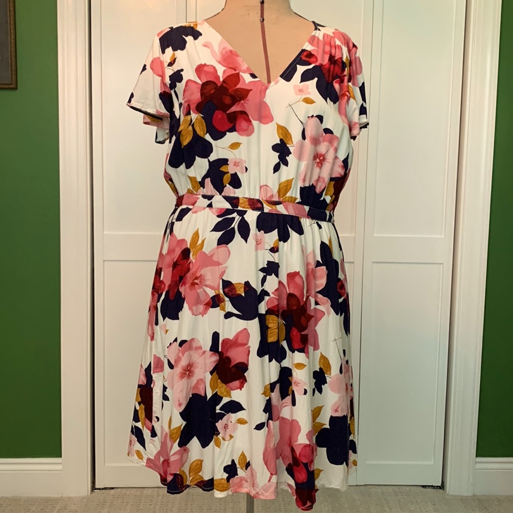 Old navy cream dress with floral design